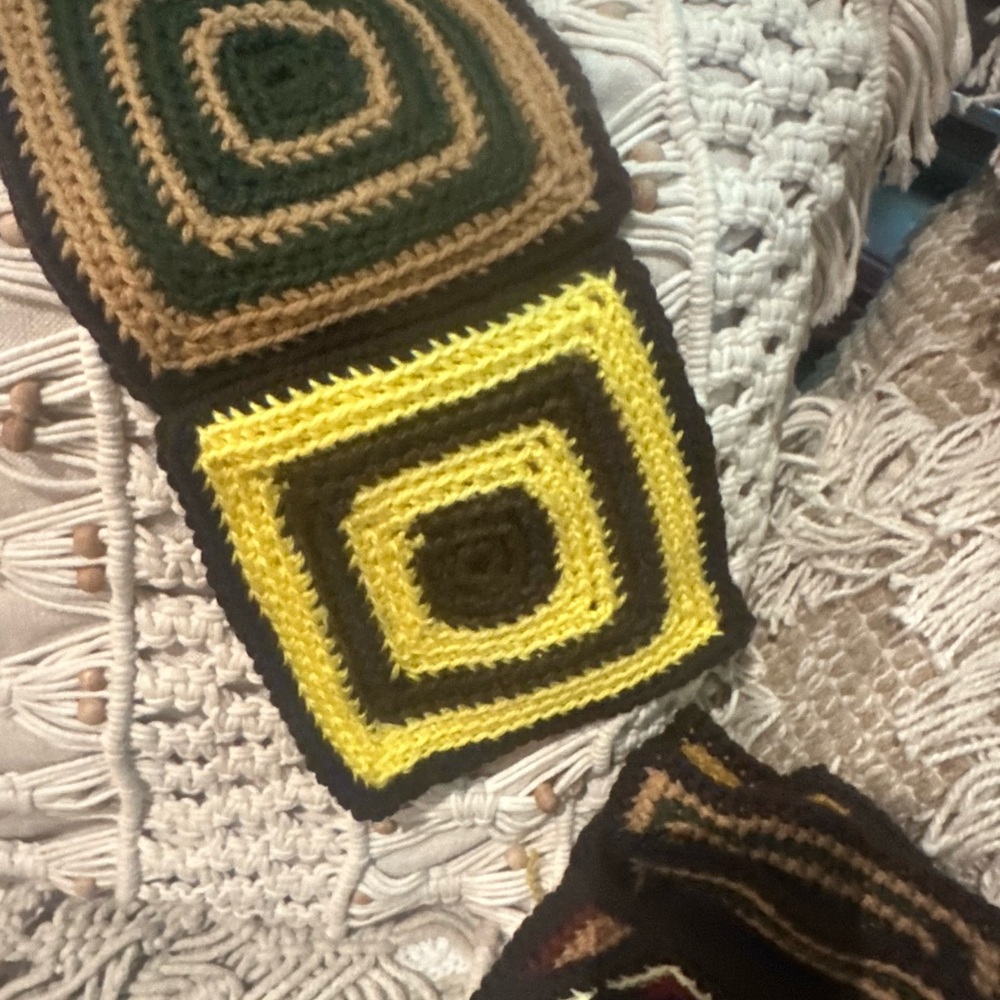 Handmade vintage Crochet granny Squares singles to upcycle projects quilts 55+ - Picture 12 of 13